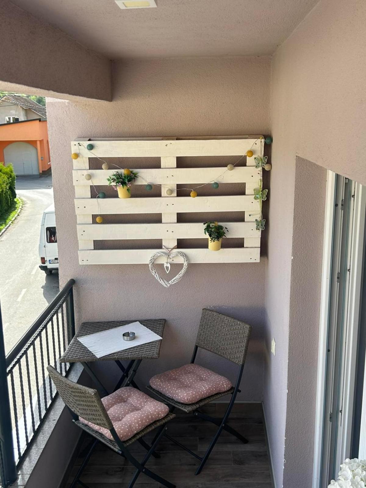 Naid Apartmani Kulen Vakuf Esterno foto